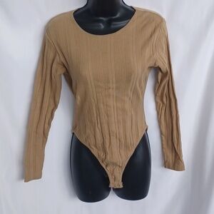 Betty Blue Great vintage 90’s Ribbed bodysuit, Tan, Sz M, 17" PTP